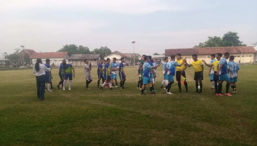Pemdes Sleman Lor Indramayu Adakan Tournamen Sepak Bola ‘Legend’ U-40